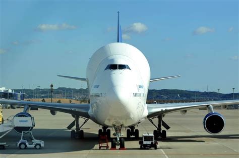 Why Did Boeing Build The 747 Dreamlifter? - Simple Flying