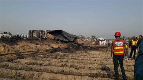 Pakistan Oil Tanker Inferno Kills 153 As Vehicle Explodes While People Collect Fuel World News