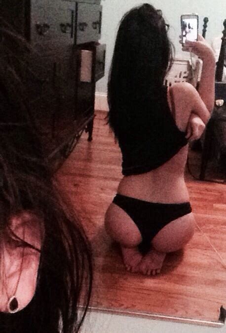 Bedroom Booty Porn Pic