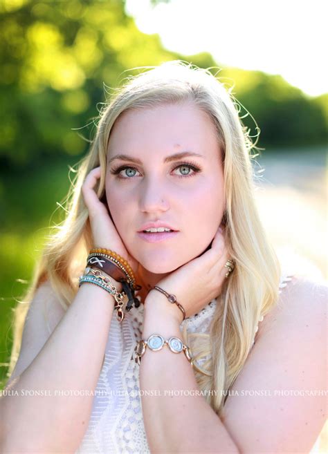 Senior Avery Frisco Senior Photographer Julia Sponsel Photography