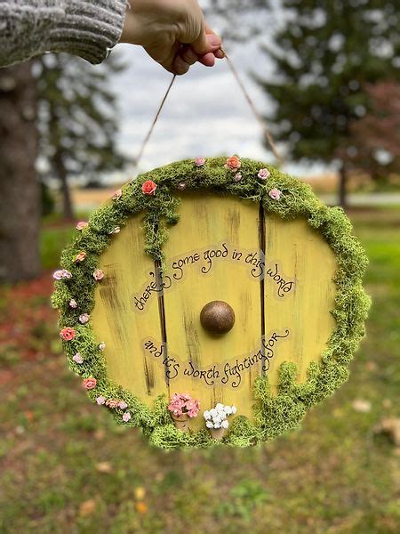 How To Create Your Own Hobbit Door Wreath Door Wreaths Diy Hobbit