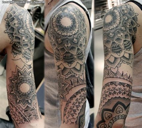 Tatuaje de Mándalas Puntillismo Brazo ZonaTattoos Tatuajes