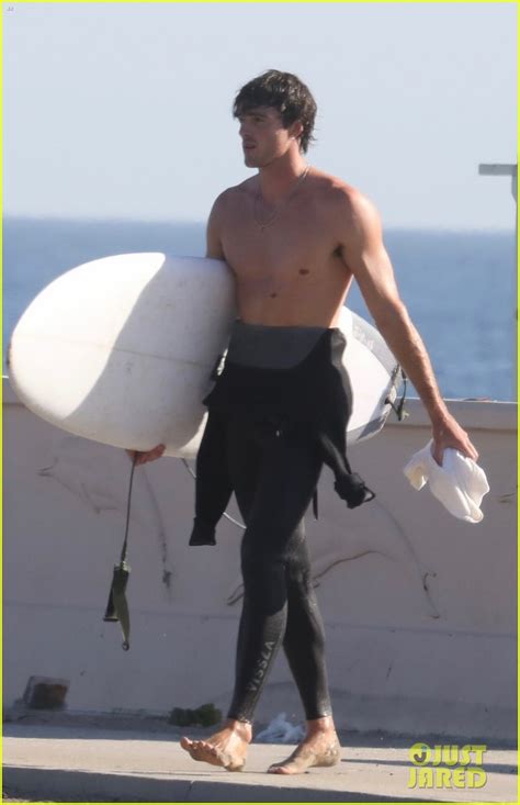 Jacob Elordi Bares His Abs After Surf Session In Malibu Photo 4495896 Shirtless Photos Just