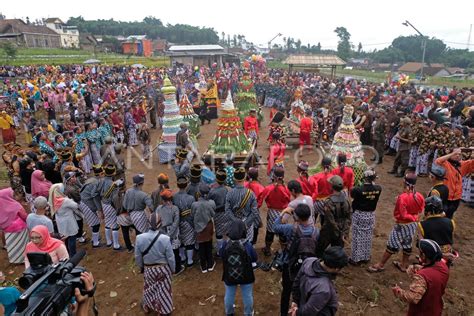 TRADISI GREBEG GUMUK KEMBANG ANTARA Foto