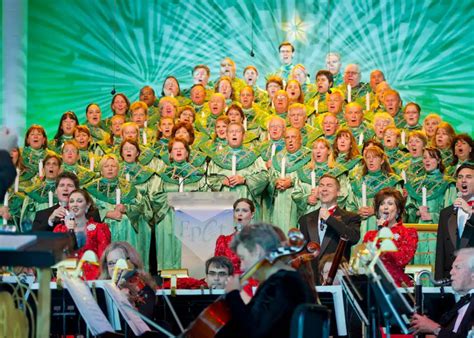 Who Is Hosting Epcots 2022 Candlelight Processional Dvc Shop