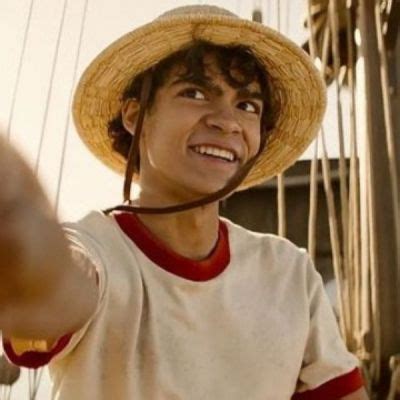 Iñaki Godoy Sexuality Is He Gay Or Dating Anyone One Pieces Live Action Luffy
