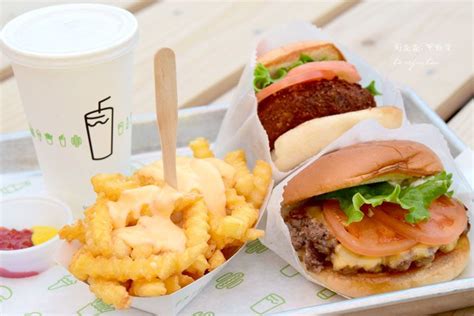 【日本東京食記】shake Shack紐約最好吃的漢堡！亞洲首店就在明治神宮外苑 周花花，甲飽沒