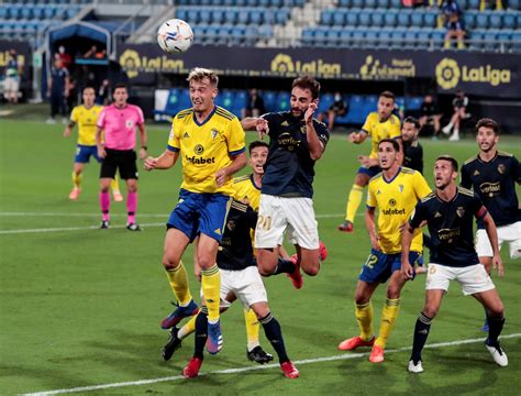 0 2 Osasuna amarga al Cádiz en su regreso Infobae