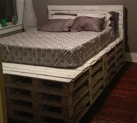 Queen Pallet Bed