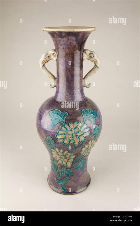 Ming Dynasty Pottery High Resolution Stock Photography and Images - Alamy