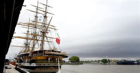 Lleg A Buenos Aires El Amerigo Vespucci El Buque En Servicio M S