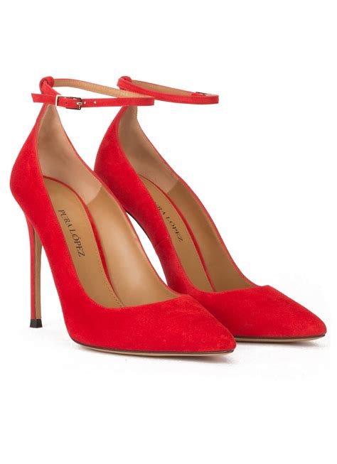 Zapatos Rojos De Tac N Con Punta Fina Y Pulsera Pura Lopez