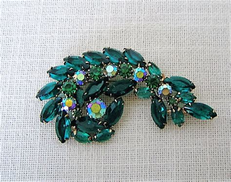 Green Rhinestone Brooch Pin Gold Tone Vintage Costume Jewelry