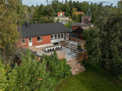 Hermelinv Gen I Stuvsta Huddinge Kommun Villa Till Salu Hemnet