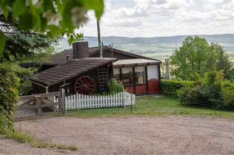 Panorama Ferienhaus am Waldrand kompl eingezäunt