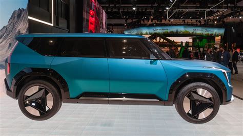 Kia EV9 Concept For Big Boxy Electric SUV Debuts At 2021 LA Auto Show