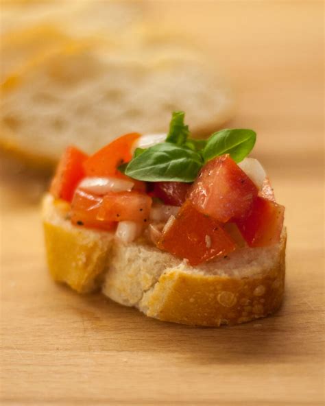 Bruschetta Mit Tomaten Zwiebeln Und Basilikum Rezept Was Esse Ich