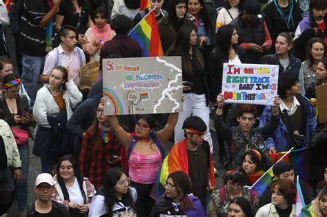 Fotos Marcha Del Orgullo Convocó A Miles De Personas En El Centro De Santiago 24horas