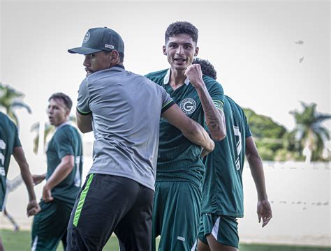 Goiás renova meia de sua base por mais três temporadas Mais Goiás