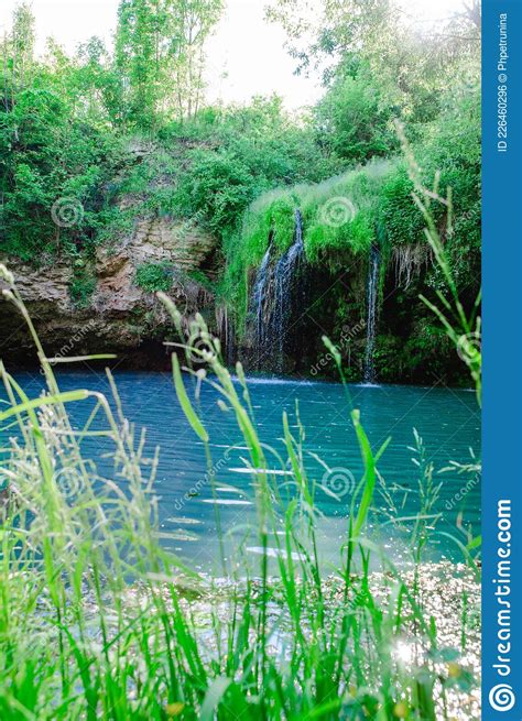 Waterfall In Blue Moon Valley With Jade Dragon Snow Mountain In The ...