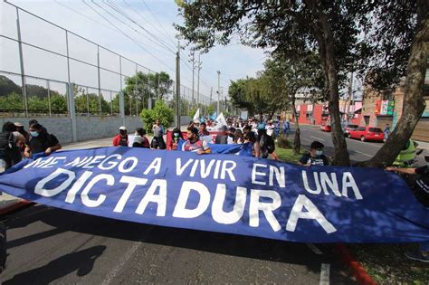 La Marcha Por La Dignidad Una Crónica De La Movilización En La Usac Prensa Comunitaria