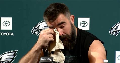 Jason Kelce Tearily Announces Nfl Retirement After 13 Years With Eagles