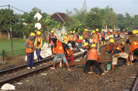 Jalur Ganda Kereta Antara Stasiun Nganjuk Babadan Mulai Dibuka