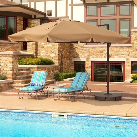 Which of These Patio Umbrellas is Right For Your Home?