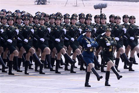 2位女少将领队 新中国国庆阅兵史首次出现女将军空军女兵方队新浪新闻