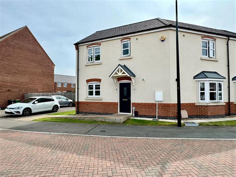 Wagtail Drive Birstall Le Bed Semi Detached House For Sale