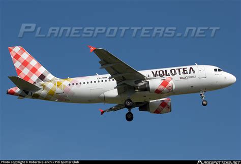 EC MUX Volotea Airlines Airbus A319 111 Photo By Roberto Bianchi Piti