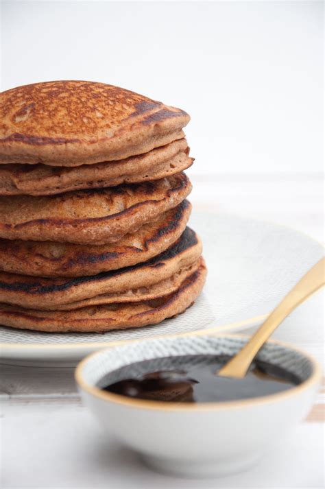 Vegan Gingerbread Pancakes With Date Syrup Recipe Elephantastic Vegan