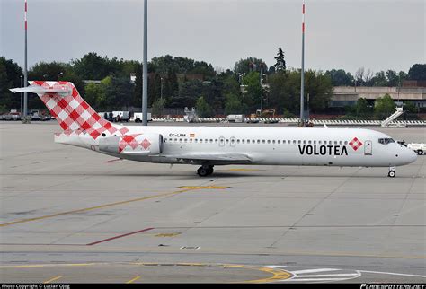 Ec Lpm Volotea Airlines Boeing Bl Photo By Lucian Ojog Id