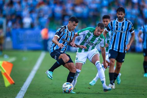 Os dois lados da história do descontentamento do Cristaldo no Grêmio