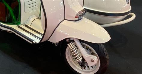 Motor Tipe Sidecar Atau Sespan Royal Alloy Meramaikan Gelaran Iims