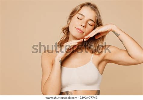 Female nude arms up 图片库存照片 D 物体和矢量图 Shutterstock
