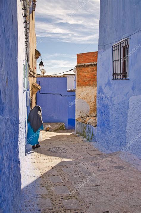 Hermosa Vista De La Plaza En La Ciudad Azul De Chefchaouen La Perla