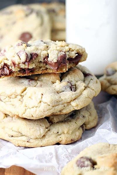 Copycat Crumbl Chocolate Chip Cookies — Lets Dish Recipes