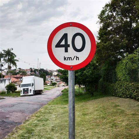 Placa de velocidade máxima permitida 40 km/h R-19 - Sinal Center ...