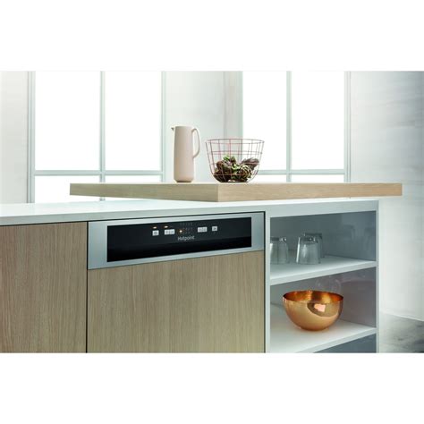 Hotpoint Aquarius 13 Place Settings Semi Integrated Dishwasher