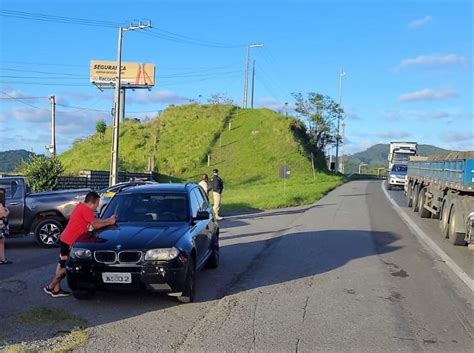 Pol Cia Rodovi Ria Federal Flagra Diversos Ve Culos Transitando Pelo