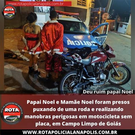 Papai Noel E Mam E Noel Foram Presos Puxando De Uma Roda E Realizando