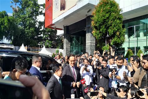 Gaya Anies Dan Cak Imin Saat Tiba Di Gedung MK