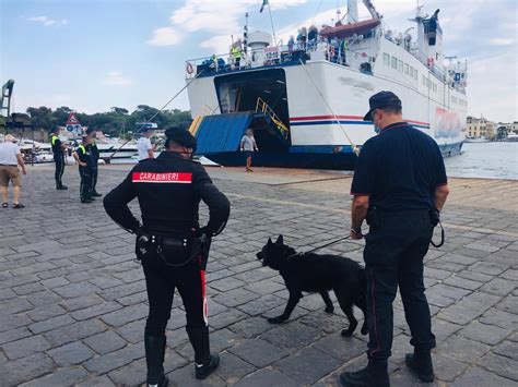 ISCHIA Controlli Dei Carabinieri Sull Isola Focus Sul Porto Turistico