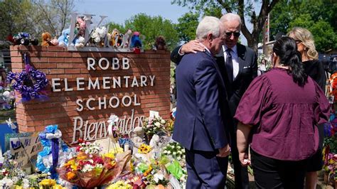 Biden Besucht Texas Nach Amoklauf An Schule Mit 21 Toten