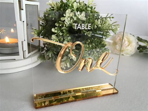 Gorgeous Acrylic Wedding Signs The Overwhelmed Bride Wedding