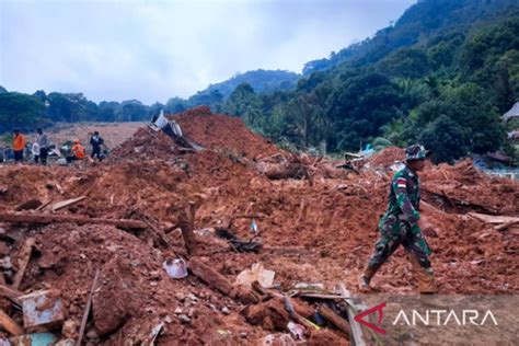 Kesaksian Kades Pangkalan Turut Jadi Korban Longsor Di Serasan Natuna