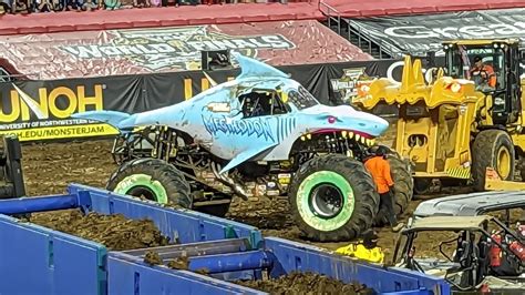 Monster Jam World Finals 22 Megalodon Neon Freestyle YouTube