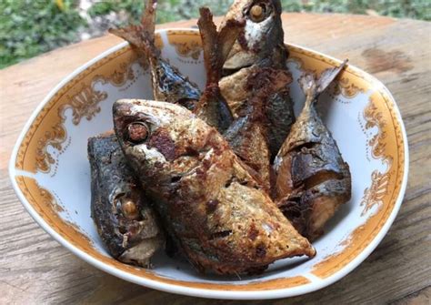 Resep Ikan Kembung Goreng Kering oleh Fara Safitri Widodo - Cookpad