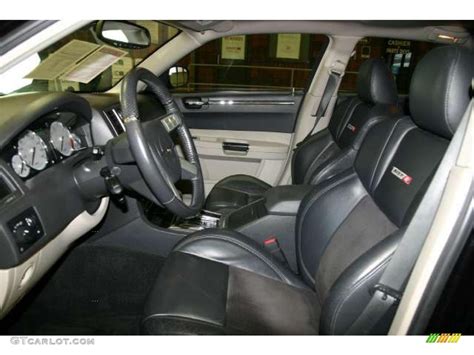 2006 Chrysler 300 C SRT8 interior Photo #46735371 | GTCarLot.com